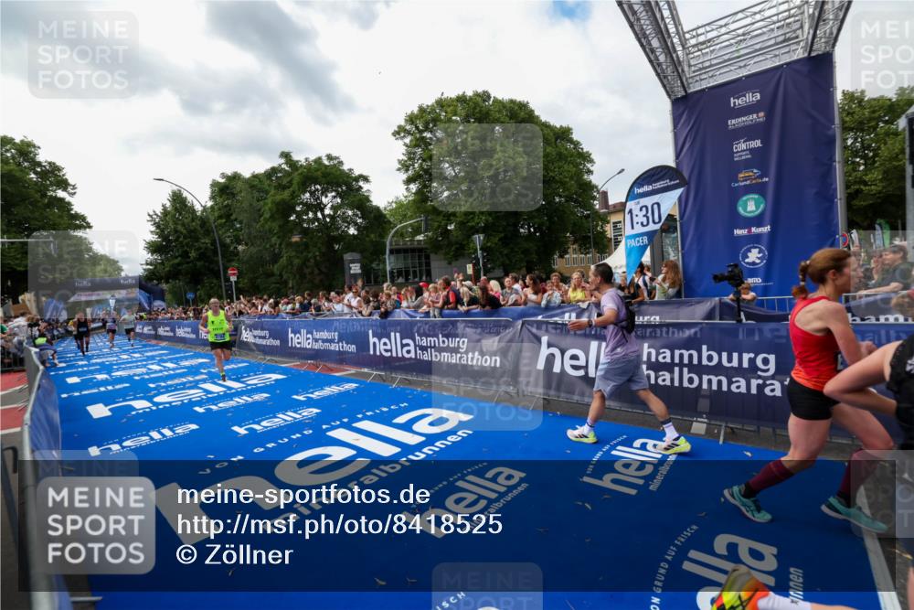 29.06.2025 - hella hamburg halbmarathon Zöllner http://msf.ph/oto/8418525 29.06.2025 10:29:38 Ziel 2021, 2180, 6781, 7186, 8784, 9137, 10790, 18422, 18699, 19204 meine-sportfotos.de