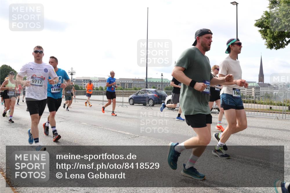 29.06.2025 - hella hamburg halbmarathon Lena Gebhardt http://msf.ph/oto/8418529 29.06.2025 10:18:06 Lombardsbrücke 8248, 9717, 14496, 9539, 33, 166, 1015, 1159, 1160, 1268, 1274, 1325, 1458, 1554, 1622, 1641, 1749, 1795, 1982, 2087, 2094, 2147, 2335, 2548, 2634, 2931, 3125, 3138, 3292, 3321, 3482, 3977, 4710, 4738, 4804, 5002, 5004, 5290, 5611, 5733, 5909, 6270, 7094, 7258, 7413, 7641, 7649, 7838, 7882, 7883, 8067, 8128, 8144, 8248, 8607, 8799, 9222, 9400, 9539, 9717, 9734, 9798, 9834, 9844, 9964, 10174, 10332, 10509, 10659, 10908, 12498, 13341 meine-sportfotos.de