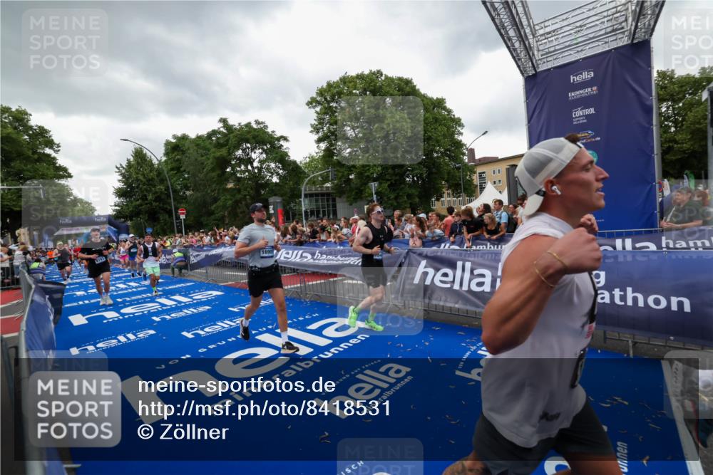 29.06.2025 - hella hamburg halbmarathon Zöllner http://msf.ph/oto/8418531 29.06.2025 10:51:55 Ziel 2396, 2818, 2823, 2880, 4297, 5102, 8710, 8856, 9793, 9959, 12224, 13799, 15427, 15690, 16907, 17815, 17962, 19137 meine-sportfotos.de