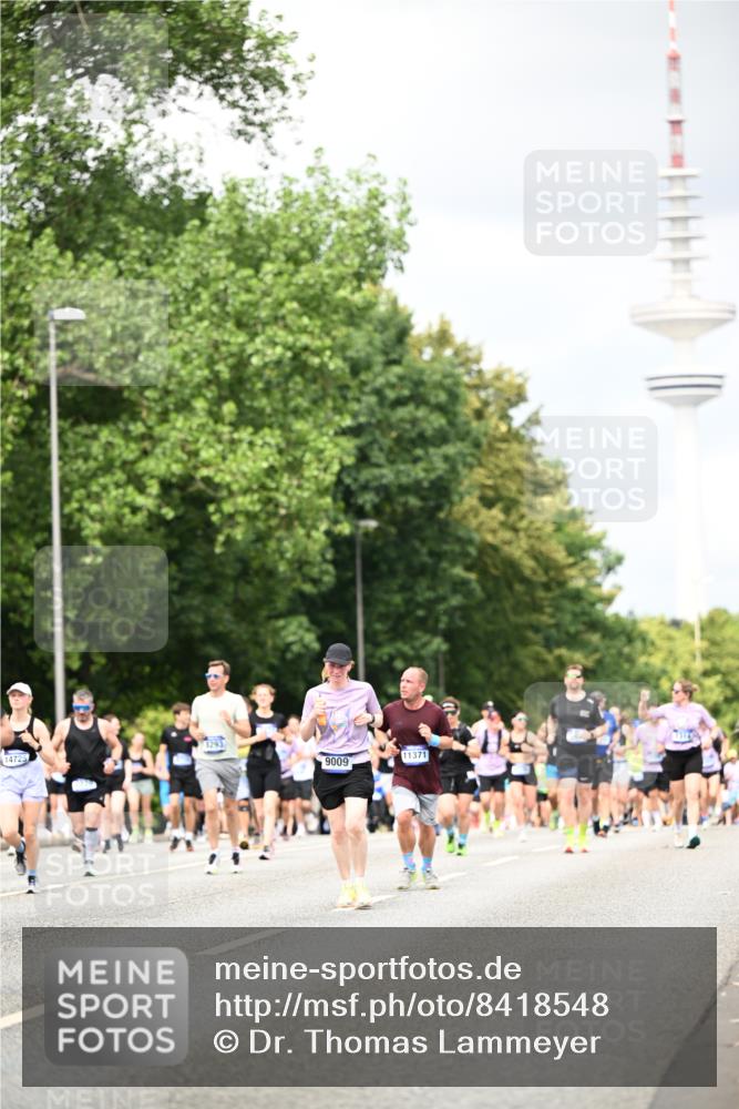 29.06.2025 - hella hamburg halbmarathon Dr. Thomas Lammeyer http://msf.ph/oto/8418548 29.06.2025 10:45:49 Kennedybrücke 1314, 1536, 2229, 2805, 3344, 3694, 4412, 4774, 5086, 5549, 5688, 5928, 6846, 7661, 7821, 8293, 8769, 9009, 9370, 10027, 10407, 11166, 11209, 11371 meine-sportfotos.de
