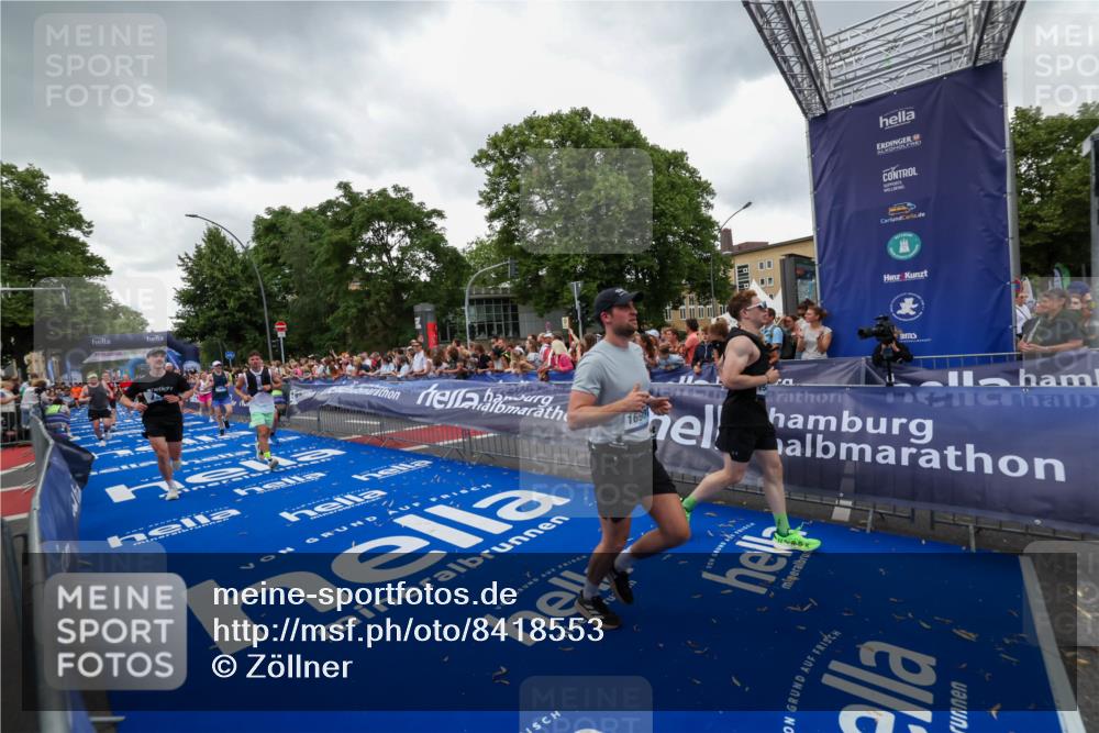 29.06.2025 - hella hamburg halbmarathon Zöllner http://msf.ph/oto/8418553 29.06.2025 10:51:56 Ziel 2818, 2823, 2880, 4297, 5102, 8856, 9793, 9959, 13799, 15427, 15690, 16907, 17815, 17962, 19137 meine-sportfotos.de
