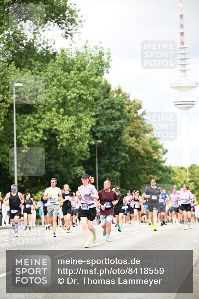 29.06.2025 - hella hamburg halbmarathon Dr. Thomas Lammeyer http://msf.ph/oto/8418559 29.06.2025 10:45:50 Kennedybrücke 1314, 1536, 2229, 2805, 3344, 3694, 4412, 4774, 5086, 5549, 5688, 5928, 6846, 7661, 7821, 8293, 8300, 8301, 8769, 9009, 9370, 10027, 10407, 11166, 11209, 11371, 11438 meine-sportfotos.de