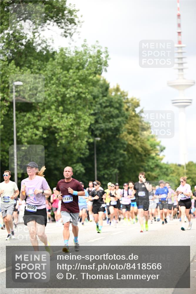 29.06.2025 - hella hamburg halbmarathon Dr. Thomas Lammeyer http://msf.ph/oto/8418566 29.06.2025 10:45:53 Kennedybrücke 1314, 1536, 2229, 2805, 3344, 3533, 3694, 4412, 4774, 5086, 5688, 5928, 6846, 6894, 7661, 7821, 8293, 8300, 8301, 8586, 8769, 9009, 9370, 10027, 10407, 11024, 11166, 11209, 11371, 11437, 11438 meine-sportfotos.de