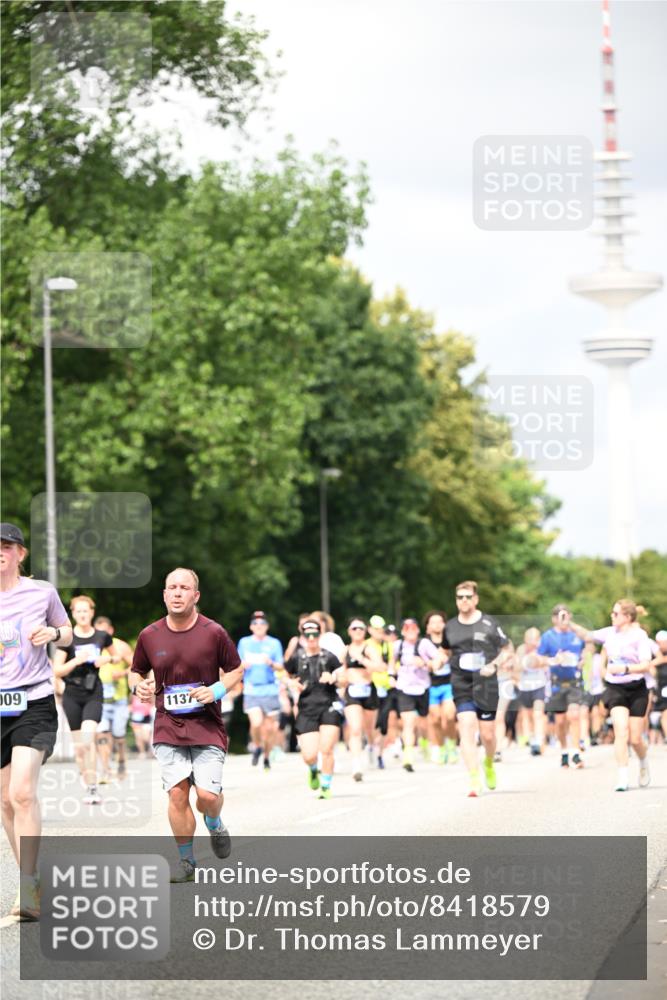 29.06.2025 - hella hamburg halbmarathon Dr. Thomas Lammeyer http://msf.ph/oto/8418579 29.06.2025 10:45:53 Kennedybrücke 1314, 1536, 2229, 2805, 3344, 3533, 3694, 4412, 4774, 5086, 5688, 5928, 6846, 6894, 7661, 7821, 8293, 8300, 8301, 8586, 8769, 9009, 9370, 10027, 10407, 11024, 11166, 11209, 11371, 11437, 11438 meine-sportfotos.de
