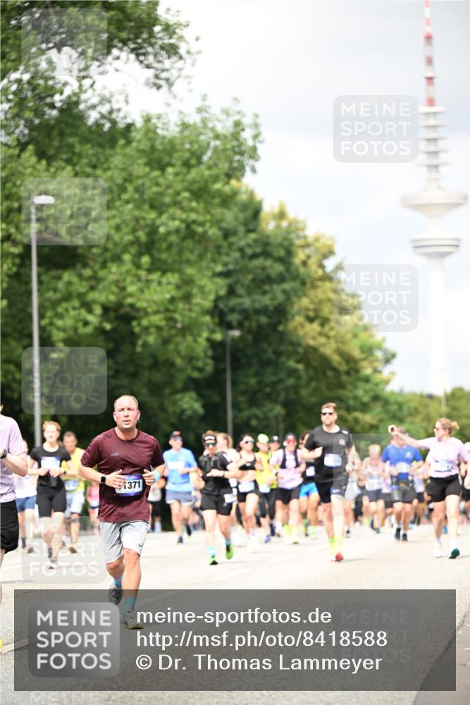 29.06.2025 - hella hamburg halbmarathon Dr. Thomas Lammeyer http://msf.ph/oto/8418588 29.06.2025 10:45:54 Kennedybrücke 1314, 1317, 1536, 2229, 2805, 3344, 3532, 3533, 3694, 4412, 4774, 5086, 5688, 5928, 6846, 6894, 7661, 7821, 8293, 8300, 8301, 8443, 8586, 8769, 9009, 9370, 10027, 10407, 11024, 11166, 11209, 11371, 11437, 11438 meine-sportfotos.de