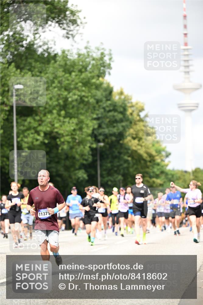 29.06.2025 - hella hamburg halbmarathon Dr. Thomas Lammeyer http://msf.ph/oto/8418602 29.06.2025 10:45:54 Kennedybrücke 1314, 1317, 1536, 2229, 2805, 3344, 3532, 3533, 3694, 4412, 4774, 5086, 5688, 5928, 6846, 6894, 7661, 7821, 8293, 8300, 8301, 8443, 8586, 8769, 9009, 9370, 10027, 10407, 11024, 11166, 11209, 11371, 11437, 11438 meine-sportfotos.de