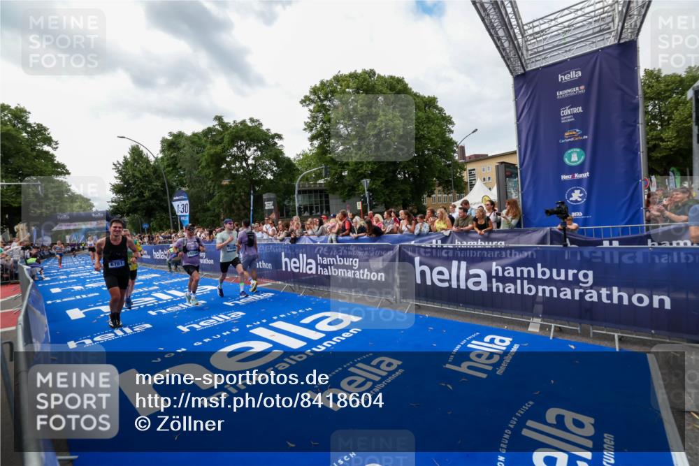 29.06.2025 - hella hamburg halbmarathon Zöllner http://msf.ph/oto/8418604 29.06.2025 10:29:42 Ziel 6781, 7186, 16818, 18422, 18699, 19204 meine-sportfotos.de