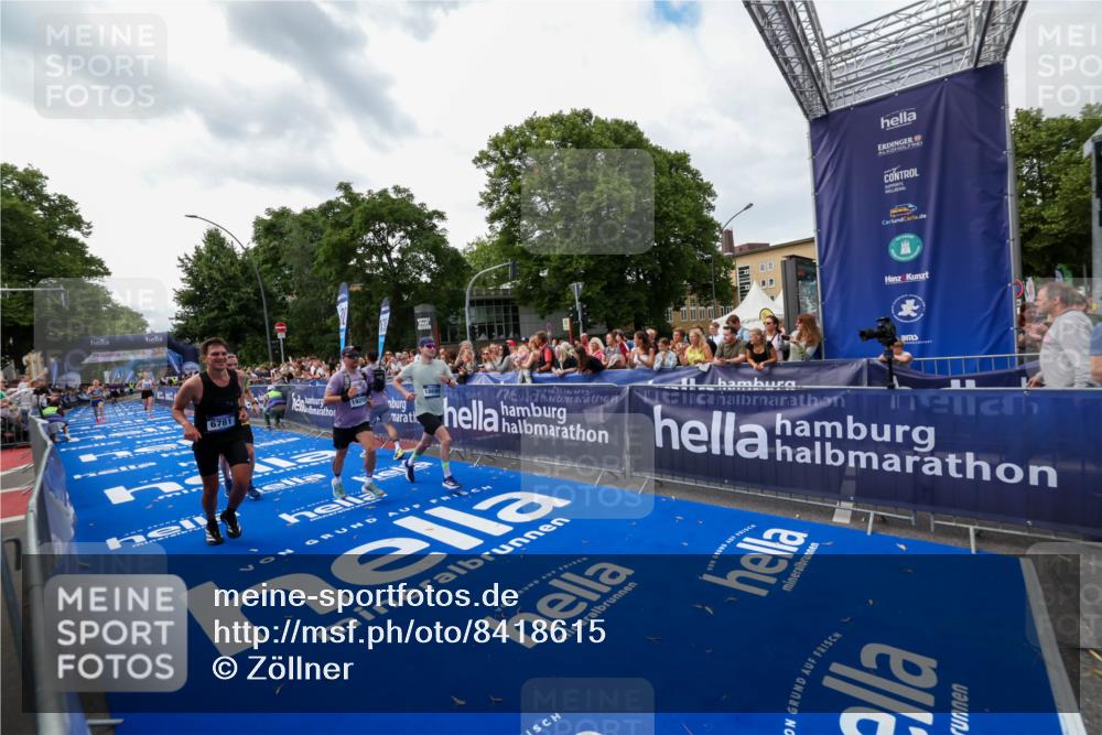 29.06.2025 - hella hamburg halbmarathon Zöllner http://msf.ph/oto/8418615 29.06.2025 10:29:42 Ziel 6781, 7186, 16818, 18422, 18699, 19204 meine-sportfotos.de