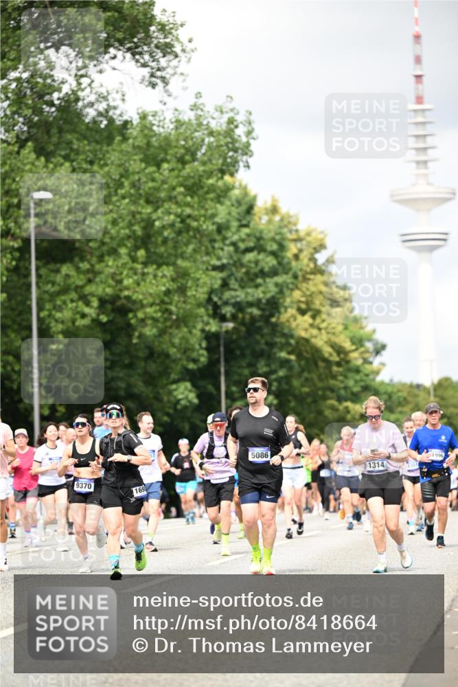 29.06.2025 - hella hamburg halbmarathon Dr. Thomas Lammeyer http://msf.ph/oto/8418664 29.06.2025 10:45:57 Kennedybrücke 1314, 1317, 1536, 2229, 2805, 3344, 3532, 3533, 3694, 4412, 4774, 5086, 5688, 5928, 6719, 6793, 6846, 6894, 7821, 8293, 8300, 8301, 8443, 8586, 8769, 9009, 9370, 10027, 10483, 11024, 11097, 11166, 11207, 11209, 11371, 11437, 11438 meine-sportfotos.de