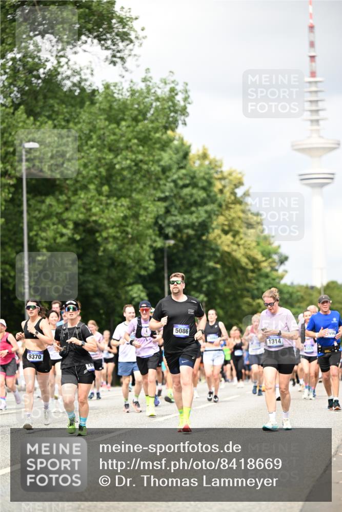 29.06.2025 - hella hamburg halbmarathon Dr. Thomas Lammeyer http://msf.ph/oto/8418669 29.06.2025 10:45:58 Kennedybrücke 1314, 1317, 1536, 2229, 2763, 2805, 3344, 3532, 3533, 3694, 4412, 4774, 5086, 5688, 5928, 6066, 6719, 6793, 6846, 6894, 7821, 8293, 8300, 8301, 8443, 8586, 8769, 9009, 9370, 10027, 10483, 11024, 11097, 11166, 11207, 11209, 11255, 11371, 11437, 11438 meine-sportfotos.de