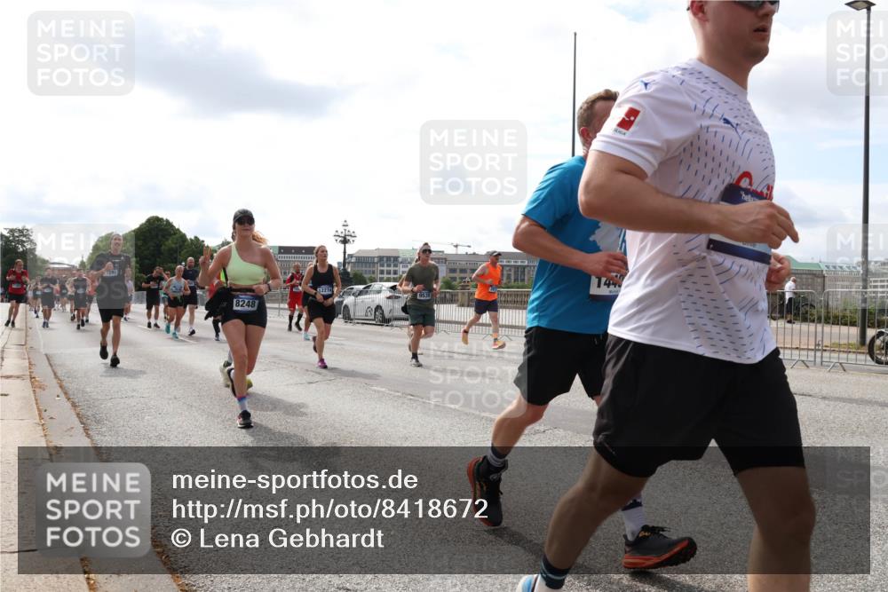 29.06.2025 - hella hamburg halbmarathon Lena Gebhardt http://msf.ph/oto/8418672 29.06.2025 10:18:07 Lombardsbrücke 7292, 8248, 12274, 144, 1015, 1159, 1160, 1268, 1274, 1325, 1458, 1554, 1622, 1641, 1749, 1795, 1982, 2087, 2094, 2147, 2335, 2548, 2634, 2931, 3125, 3138, 3292, 3321, 3482, 3977, 4710, 4738, 4804, 5002, 5004, 5290, 5611, 5733, 5909, 6270, 7094, 7258, 7413, 7641, 7649, 7838, 7882, 7883, 8067, 8128, 8144, 8248, 8607, 8799, 9222, 9400, 9539, 9717, 9734, 9798, 9834, 9844, 9964, 10174, 10332, 10509, 10659, 10908, 12498, 13341 meine-sportfotos.de