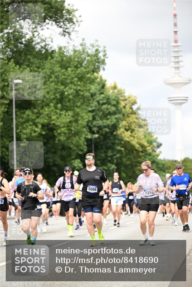 29.06.2025 - hella hamburg halbmarathon Dr. Thomas Lammeyer http://msf.ph/oto/8418690 29.06.2025 10:45:58 Kennedybrücke 1314, 1317, 1536, 2229, 2763, 2805, 3344, 3532, 3533, 3694, 4412, 4774, 5086, 5688, 5928, 6066, 6719, 6793, 6846, 6894, 7821, 8293, 8300, 8301, 8443, 8586, 8769, 9009, 9370, 10027, 10483, 11024, 11097, 11166, 11207, 11209, 11255, 11371, 11437, 11438 meine-sportfotos.de