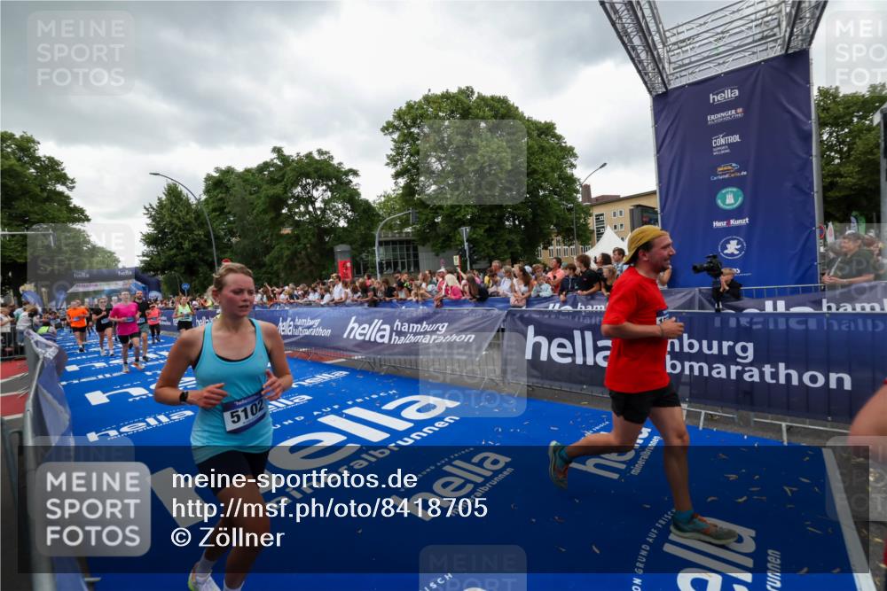29.06.2025 - hella hamburg halbmarathon Zöllner http://msf.ph/oto/8418705 29.06.2025 10:52:02 Ziel 4033, 5102, 5336, 6390, 7130, 7409, 7724, 8413, 8977, 10057, 13799, 15356, 15506, 15690, 17978, 18869 meine-sportfotos.de
