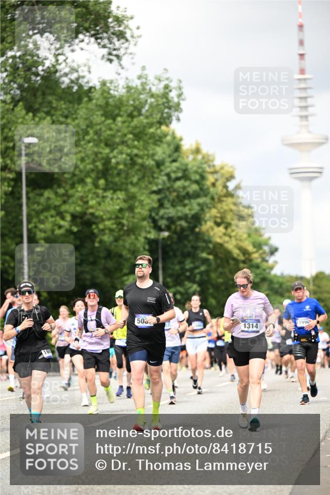 29.06.2025 - hella hamburg halbmarathon Dr. Thomas Lammeyer http://msf.ph/oto/8418715 29.06.2025 10:45:59 Kennedybrücke 1314, 1317, 1536, 2229, 2762, 2763, 2805, 3344, 3532, 3533, 3694, 4774, 5086, 5688, 5928, 6066, 6719, 6793, 6846, 6894, 7821, 8293, 8300, 8301, 8443, 8586, 9009, 9370, 10027, 10483, 11024, 11097, 11166, 11207, 11209, 11255, 11371, 11437, 11438 meine-sportfotos.de