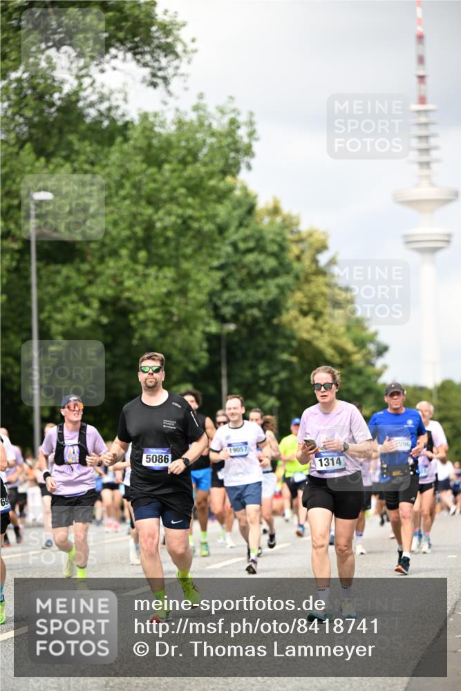 29.06.2025 - hella hamburg halbmarathon Dr. Thomas Lammeyer http://msf.ph/oto/8418741 29.06.2025 10:46:00 Kennedybrücke 1314, 1317, 1536, 2229, 2762, 2763, 2805, 3344, 3532, 3533, 3694, 4774, 5086, 5688, 5928, 6066, 6719, 6793, 6846, 6894, 7821, 8293, 8300, 8301, 8443, 8586, 9009, 9370, 10027, 10483, 11024, 11097, 11166, 11207, 11209, 11255, 11371, 11437, 11438 meine-sportfotos.de
