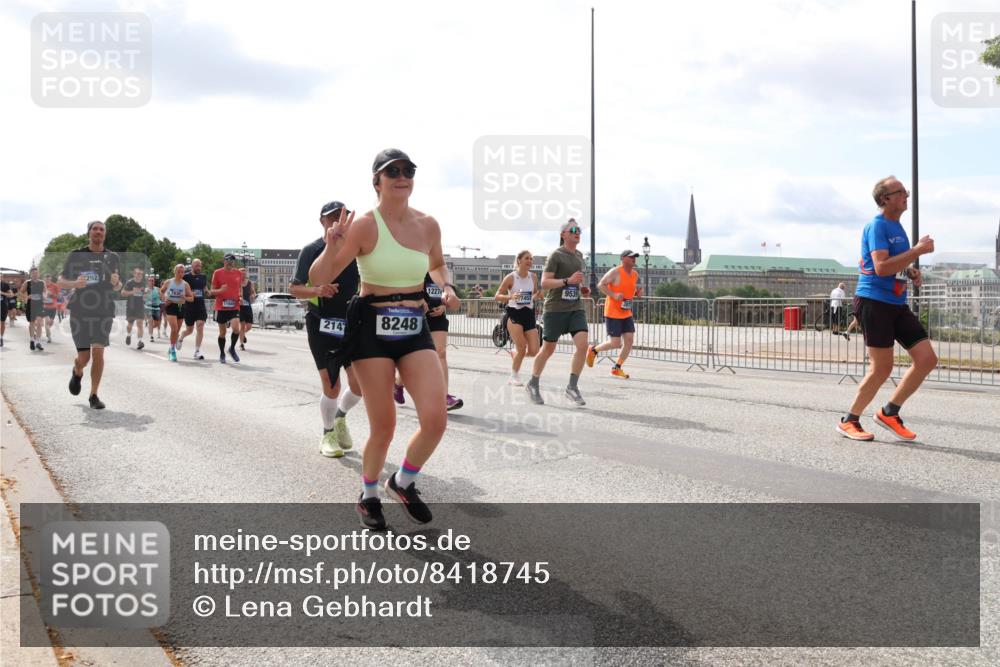 29.06.2025 - hella hamburg halbmarathon Lena Gebhardt http://msf.ph/oto/8418745 29.06.2025 10:18:08 Lombardsbrücke 11949, 2147, 8248, 12274, 9534, 1015, 1159, 1160, 1268, 1274, 1325, 1458, 1554, 1622, 1641, 1749, 1795, 1982, 2087, 2094, 2147, 2335, 2548, 2634, 2931, 3125, 3138, 3292, 3321, 3482, 3977, 4710, 4738, 4804, 5002, 5004, 5290, 5611, 5733, 5909, 6270, 7094, 7641, 7649, 7838, 7882, 7883, 8067, 8128, 8144, 8248, 8607, 8799, 9222, 9400, 9539, 9717, 9734, 9798, 9834, 9844, 9964, 10174, 10332, 10509, 10659, 10908, 12498, 13341 meine-sportfotos.de