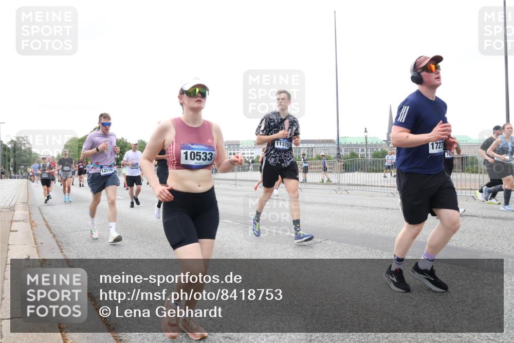 29.06.2025 - hella hamburg halbmarathon Lena Gebhardt http://msf.ph/oto/8418753 29.06.2025 10:52:10 Lombardsbrücke 12510, 10533, 11375, 1727, 1418, 1978, 3038, 3645, 3991, 4087, 4273, 4436, 4598, 4606, 4815, 5062, 5262, 5534, 6386, 6403, 6404, 6406, 6456, 6604, 6671, 6947, 6985, 7682, 7690, 7691, 7735, 7812, 8194, 8196, 8250, 8251, 8621, 9220, 9368, 9460, 9590, 9594, 9673, 9730, 9731, 10296, 10342, 10521, 10533, 10634, 10673, 10693, 10830, 10884, 11084, 11101, 11126, 11127, 11297, 11375, 11736, 11899, 11974, 12065, 12546, 12558 meine-sportfotos.de