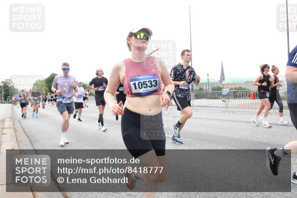 29.06.2025 - hella hamburg halbmarathon Lena Gebhardt http://msf.ph/oto/8418777 29.06.2025 10:52:10 Lombardsbrücke 12510, 17429, 16234, 10533, 375, 1418, 1978, 3038, 3645, 3991, 4087, 4273, 4436, 4598, 4606, 4815, 5062, 5262, 5534, 6386, 6403, 6404, 6406, 6456, 6604, 6671, 6947, 6985, 7682, 7690, 7691, 7735, 7812, 8194, 8196, 8250, 8251, 8621, 9220, 9368, 9460, 9590, 9594, 9673, 9730, 9731, 10296, 10342, 10521, 10533, 10634, 10673, 10693, 10830, 10884, 11084, 11101, 11126, 11127, 11297, 11375, 11736, 11899, 11974, 12065, 12546, 12558 meine-sportfotos.de