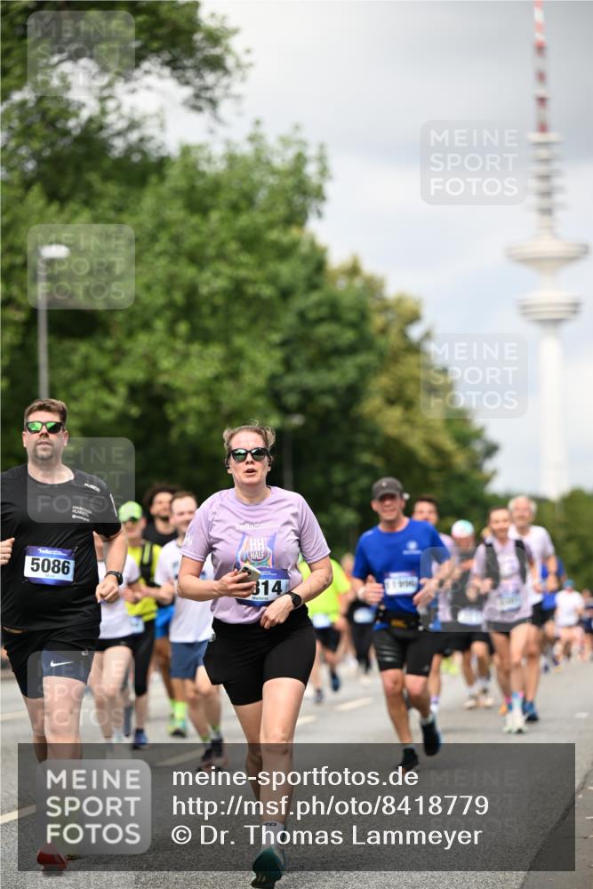 29.06.2025 - hella hamburg halbmarathon Dr. Thomas Lammeyer http://msf.ph/oto/8418779 29.06.2025 10:46:02 Kennedybrücke 1314, 1317, 1536, 2229, 2762, 2763, 2805, 3532, 3533, 3694, 4774, 5086, 5688, 5928, 5942, 6066, 6719, 6726, 6793, 6846, 6894, 7821, 8293, 8300, 8301, 8443, 8586, 9009, 9370, 10027, 10483, 11024, 11097, 11207, 11209, 11255, 11371, 11437, 11438 meine-sportfotos.de