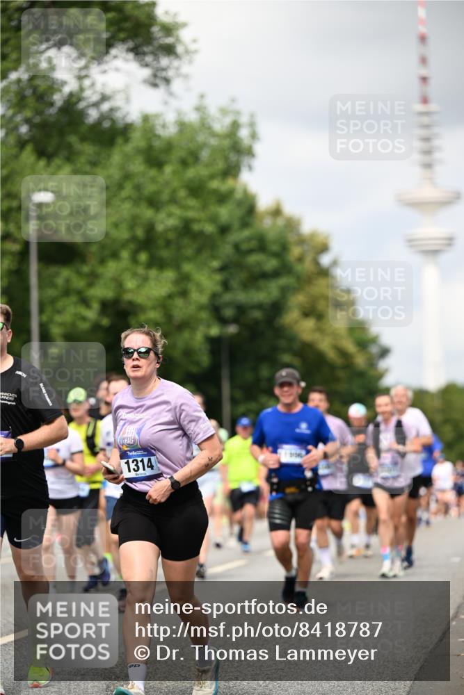 29.06.2025 - hella hamburg halbmarathon Dr. Thomas Lammeyer http://msf.ph/oto/8418787 29.06.2025 10:46:02 Kennedybrücke 1314, 1317, 1536, 2229, 2762, 2763, 2805, 3532, 3533, 3694, 4774, 5086, 5688, 5928, 5942, 6066, 6719, 6726, 6793, 6846, 6894, 7821, 8293, 8300, 8301, 8443, 8586, 9009, 9370, 10027, 10483, 11024, 11097, 11207, 11209, 11255, 11371, 11437, 11438 meine-sportfotos.de
