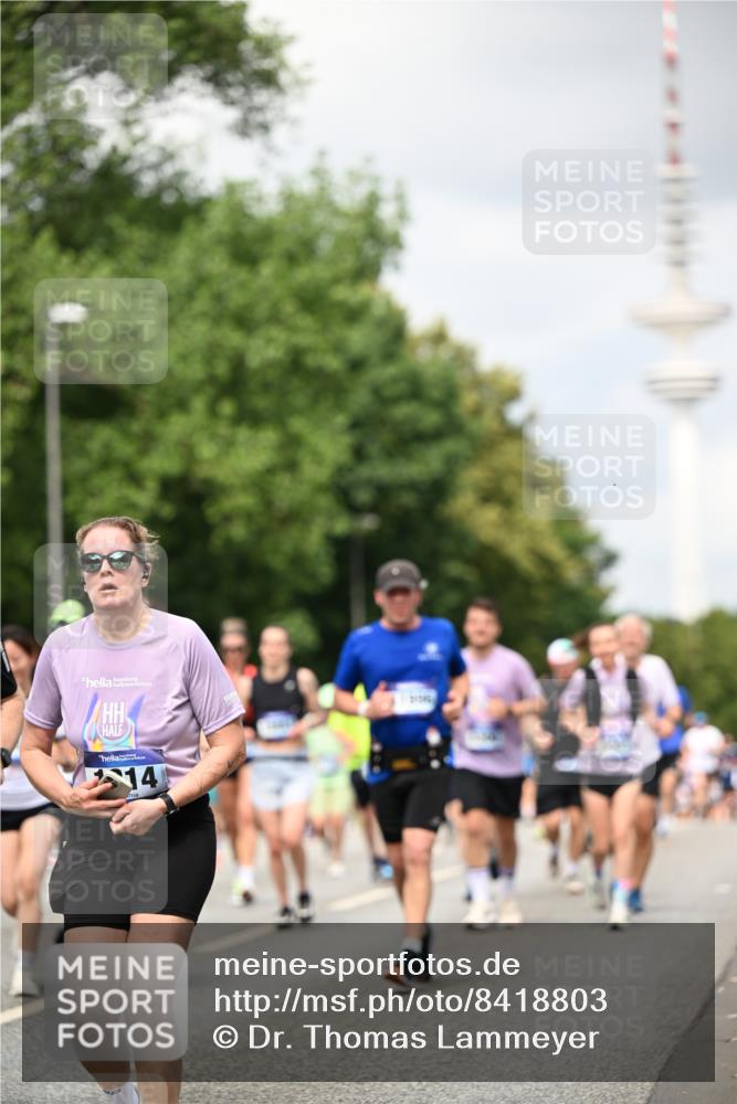 29.06.2025 - hella hamburg halbmarathon Dr. Thomas Lammeyer http://msf.ph/oto/8418803 29.06.2025 10:46:03 Kennedybrücke 1314, 1317, 1536, 2229, 2762, 2763, 3532, 3533, 3694, 4774, 5086, 5688, 5928, 5942, 6066, 6719, 6726, 6793, 6846, 6894, 7821, 8293, 8300, 8301, 8443, 8586, 9009, 9370, 10027, 10483, 11024, 11097, 11207, 11255, 11371, 11437, 11438 meine-sportfotos.de