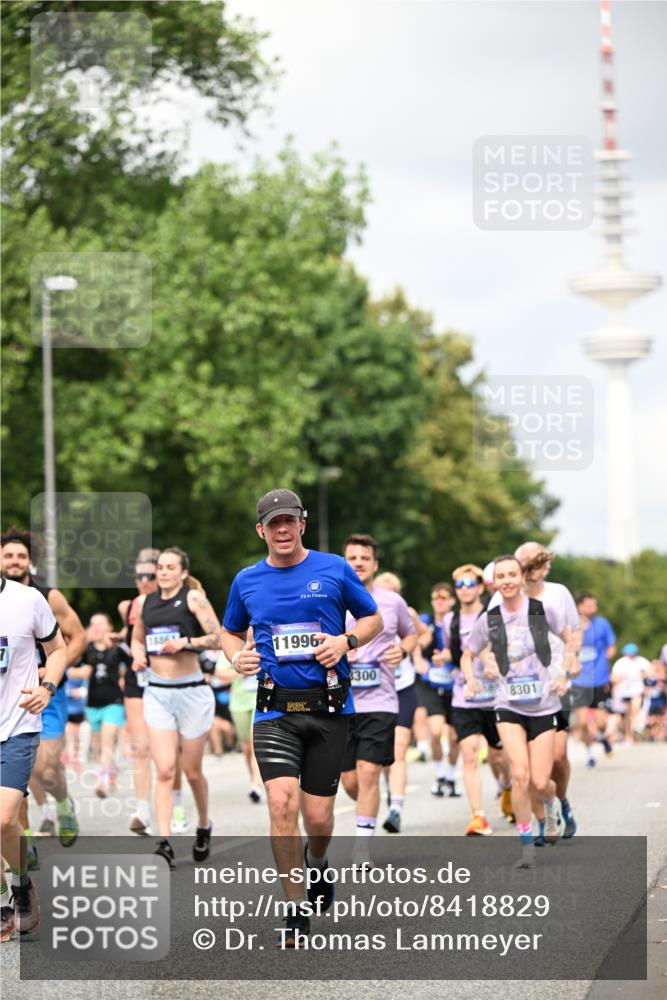 29.06.2025 - hella hamburg halbmarathon Dr. Thomas Lammeyer http://msf.ph/oto/8418829 29.06.2025 10:46:04 Kennedybrücke 1314, 1317, 1536, 2229, 2762, 2763, 3532, 3533, 3694, 4774, 5086, 5688, 5942, 6066, 6719, 6726, 6793, 6846, 6894, 7821, 8293, 8300, 8301, 8443, 8586, 9009, 9370, 10027, 10181, 10483, 11024, 11097, 11207, 11255, 11371, 11437, 11438 meine-sportfotos.de