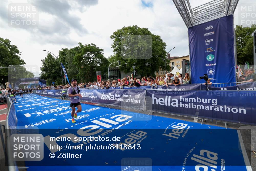 29.06.2025 - hella hamburg halbmarathon Zöllner http://msf.ph/oto/8418843 29.06.2025 10:29:58 Ziel 5308, 19202 meine-sportfotos.de