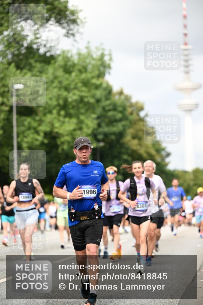 29.06.2025 - hella hamburg halbmarathon Dr. Thomas Lammeyer http://msf.ph/oto/8418845 29.06.2025 10:46:05 Kennedybrücke 1314, 1317, 1536, 2229, 2762, 2763, 3532, 3533, 3694, 4774, 5086, 5688, 5942, 6066, 6719, 6726, 6793, 6846, 6894, 7821, 8293, 8300, 8301, 8443, 8586, 9009, 9370, 9588, 10027, 10181, 10483, 11011, 11017, 11024, 11097, 11207, 11255, 11371, 11437, 11438 meine-sportfotos.de