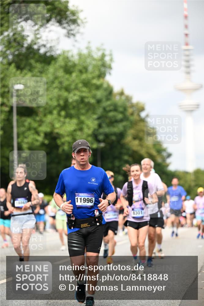 29.06.2025 - hella hamburg halbmarathon Dr. Thomas Lammeyer http://msf.ph/oto/8418848 29.06.2025 10:46:05 Kennedybrücke 1314, 1317, 1536, 2229, 2762, 2763, 3532, 3533, 3694, 4774, 5086, 5688, 5942, 6066, 6719, 6726, 6793, 6846, 6894, 7821, 8293, 8300, 8301, 8443, 8586, 9009, 9370, 9588, 10027, 10181, 10483, 11011, 11017, 11024, 11097, 11207, 11255, 11371, 11437, 11438 meine-sportfotos.de