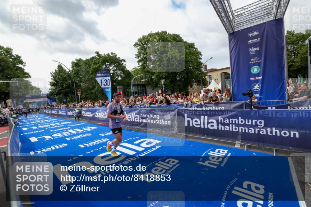 29.06.2025 - hella hamburg halbmarathon Zöllner http://msf.ph/oto/8418853 29.06.2025 10:29:58 Ziel 5308, 19202 meine-sportfotos.de