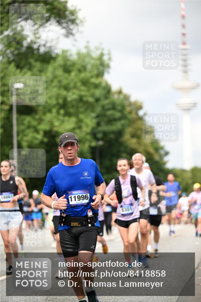 29.06.2025 - hella hamburg halbmarathon Dr. Thomas Lammeyer http://msf.ph/oto/8418858 29.06.2025 10:46:05 Kennedybrücke 1314, 1317, 1536, 2229, 2762, 2763, 3532, 3533, 3694, 4774, 5086, 5688, 5942, 6066, 6719, 6726, 6793, 6846, 6894, 7821, 8293, 8300, 8301, 8443, 8586, 9009, 9370, 9588, 10027, 10181, 10483, 11011, 11017, 11024, 11097, 11207, 11255, 11371, 11437, 11438 meine-sportfotos.de