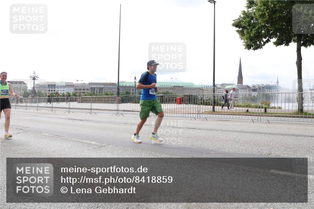 29.06.2025 - hella hamburg halbmarathon Lena Gebhardt http://msf.ph/oto/8418859 29.06.2025 10:27:18 Lombardsbrücke 1530, 1007, 1530, 1793, 1973, 2045, 2306, 2775, 4358, 4372, 5285, 5494, 5495, 5707, 5825, 6259, 6637, 7234, 7314, 7944, 8056, 8281, 9349, 10077, 10158, 10465, 11110, 11256, 11766, 12500, 13462, 14020, 14021, 15108, 15641, 16479, 17049, 17445, 17791, 18012, 18097, 18766, 18962, 18976, 18978 meine-sportfotos.de