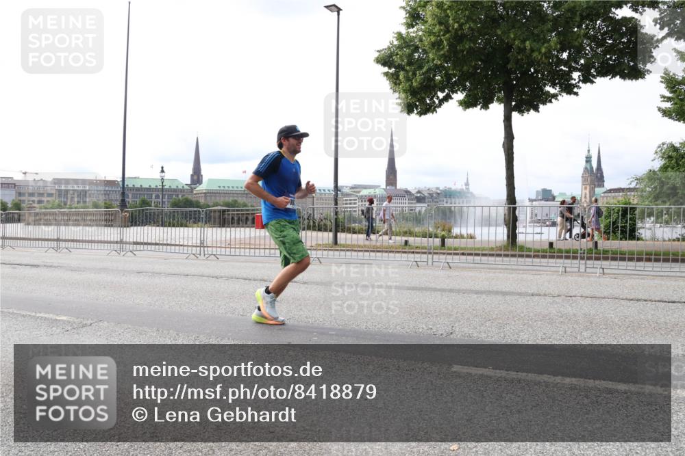29.06.2025 - hella hamburg halbmarathon Lena Gebhardt http://msf.ph/oto/8418879 29.06.2025 10:27:18 Lombardsbrücke 1530, 1793, 1973, 2045, 2306, 2775, 4358, 4372, 5285, 5494, 5495, 5707, 5825, 6259, 6637, 7234, 7314, 7944, 8056, 8281, 9349, 10077, 10158, 10465, 11110, 11256, 11766, 12500, 13462, 14020, 14021, 15108, 15641, 16479, 17049, 17445, 17791, 18012, 18097, 18766, 18962, 18976, 18978 meine-sportfotos.de