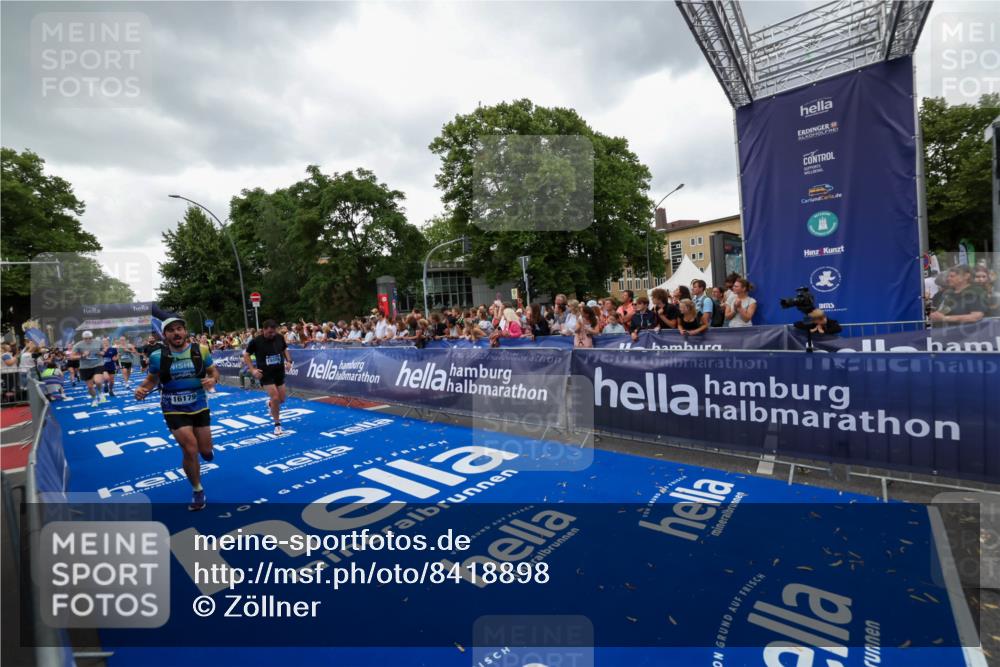 29.06.2025 - hella hamburg halbmarathon Zöllner http://msf.ph/oto/8418898 29.06.2025 10:52:09 Ziel 1482, 2397, 2595, 5093, 5336, 5378, 7732, 12580, 13726, 14248, 15356, 15506, 15829, 16179, 16666, 17033, 18801 meine-sportfotos.de