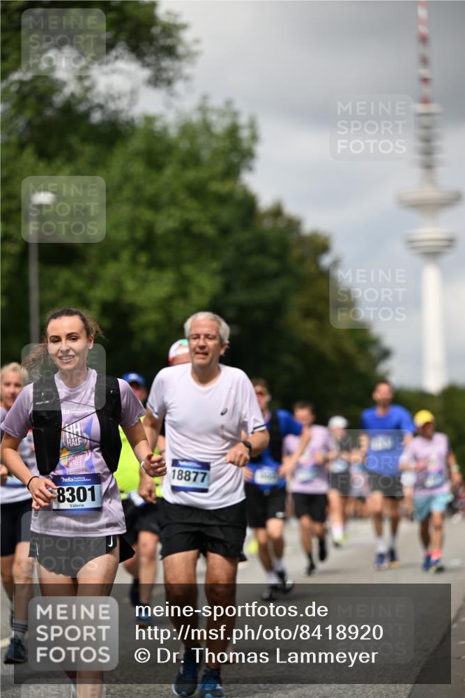 29.06.2025 - hella hamburg halbmarathon Dr. Thomas Lammeyer http://msf.ph/oto/8418920 29.06.2025 10:46:08 Kennedybrücke 1314, 1317, 1536, 2229, 2762, 2763, 3532, 3533, 3694, 4774, 5086, 5942, 6066, 6137, 6719, 6726, 6793, 6846, 6894, 7821, 8293, 8300, 8301, 8443, 8586, 9009, 9370, 9588, 10027, 10181, 10483, 11011, 11017, 11024, 11097, 11207, 11255, 11371, 11437, 11438 meine-sportfotos.de