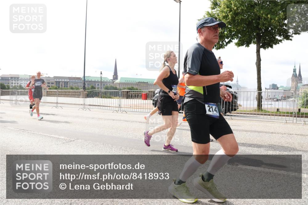 29.06.2025 - hella hamburg halbmarathon Lena Gebhardt http://msf.ph/oto/8418933 29.06.2025 10:18:09 Lombardsbrücke 11450, 1227, 214, 1015, 1159, 1160, 1268, 1274, 1325, 1458, 1554, 1622, 1641, 1749, 1982, 2087, 2094, 2147, 2335, 2634, 2931, 3125, 3138, 3292, 3321, 3482, 3977, 4710, 4738, 4804, 5004, 5290, 5611, 5733, 5909, 6270, 7094, 7641, 7649, 7838, 7882, 7883, 8067, 8128, 8144, 8248, 8607, 8799, 9222, 9400, 9539, 9717, 9734, 9798, 9834, 9844, 9964, 10174, 10332, 10509, 10659, 10908, 12498, 13341 meine-sportfotos.de