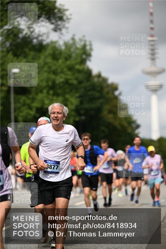 29.06.2025 - hella hamburg halbmarathon Dr. Thomas Lammeyer http://msf.ph/oto/8418934 29.06.2025 10:46:09 Kennedybrücke 1314, 1317, 1536, 2229, 2762, 2763, 3532, 3533, 3694, 4774, 5086, 5942, 6066, 6137, 6719, 6726, 6793, 6846, 6894, 7821, 7968, 8162, 8293, 8300, 8301, 8443, 8586, 9009, 9370, 9588, 10027, 10181, 10483, 11011, 11017, 11024, 11097, 11098, 11207, 11255, 11371, 11437, 11438 meine-sportfotos.de