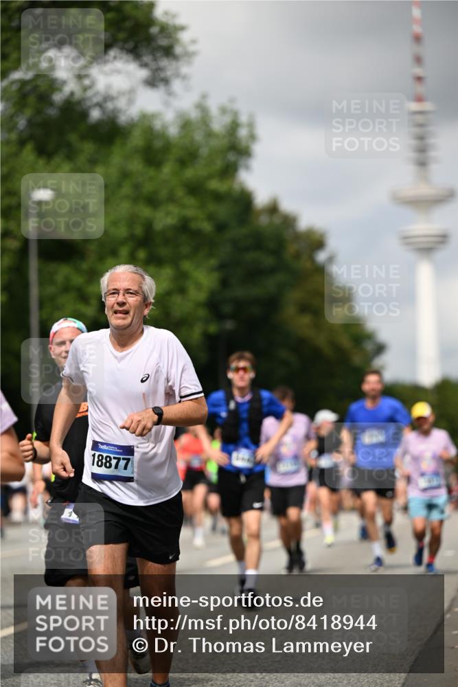 29.06.2025 - hella hamburg halbmarathon Dr. Thomas Lammeyer http://msf.ph/oto/8418944 29.06.2025 10:46:09 Kennedybrücke 1314, 1317, 1536, 2229, 2762, 2763, 3532, 3533, 3694, 4774, 5086, 5942, 6066, 6137, 6719, 6726, 6793, 6846, 6894, 7821, 7968, 8162, 8293, 8300, 8301, 8443, 8586, 9009, 9370, 9588, 10027, 10181, 10483, 11011, 11017, 11024, 11097, 11098, 11207, 11255, 11371, 11437, 11438 meine-sportfotos.de