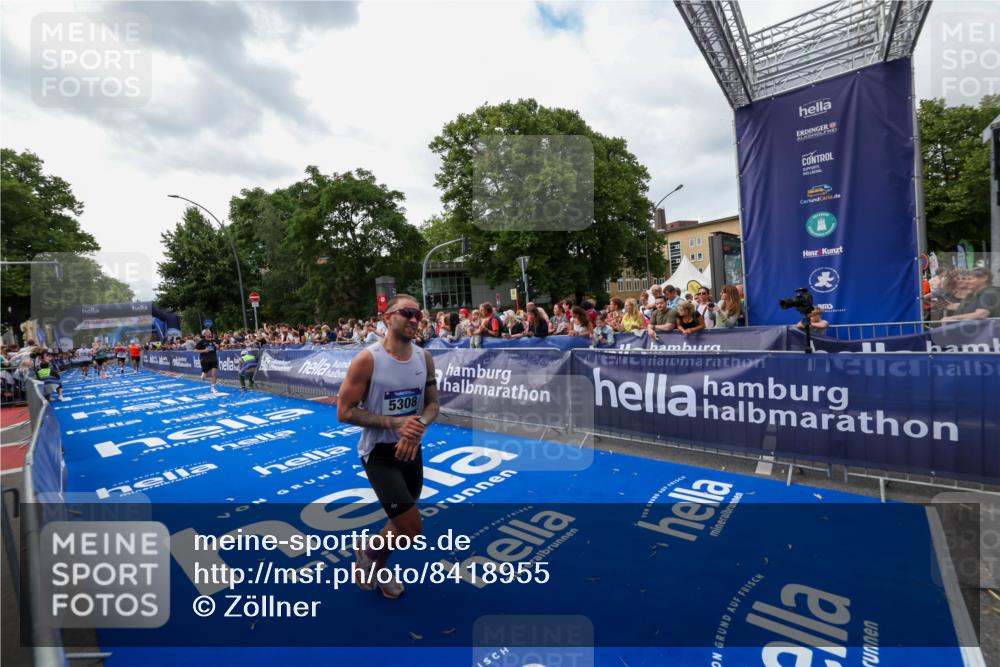 29.06.2025 - hella hamburg halbmarathon Zöllner http://msf.ph/oto/8418955 29.06.2025 10:30:04 Ziel 2689, 3189, 5308, 8190, 9634, 10270, 15672, 17768 meine-sportfotos.de