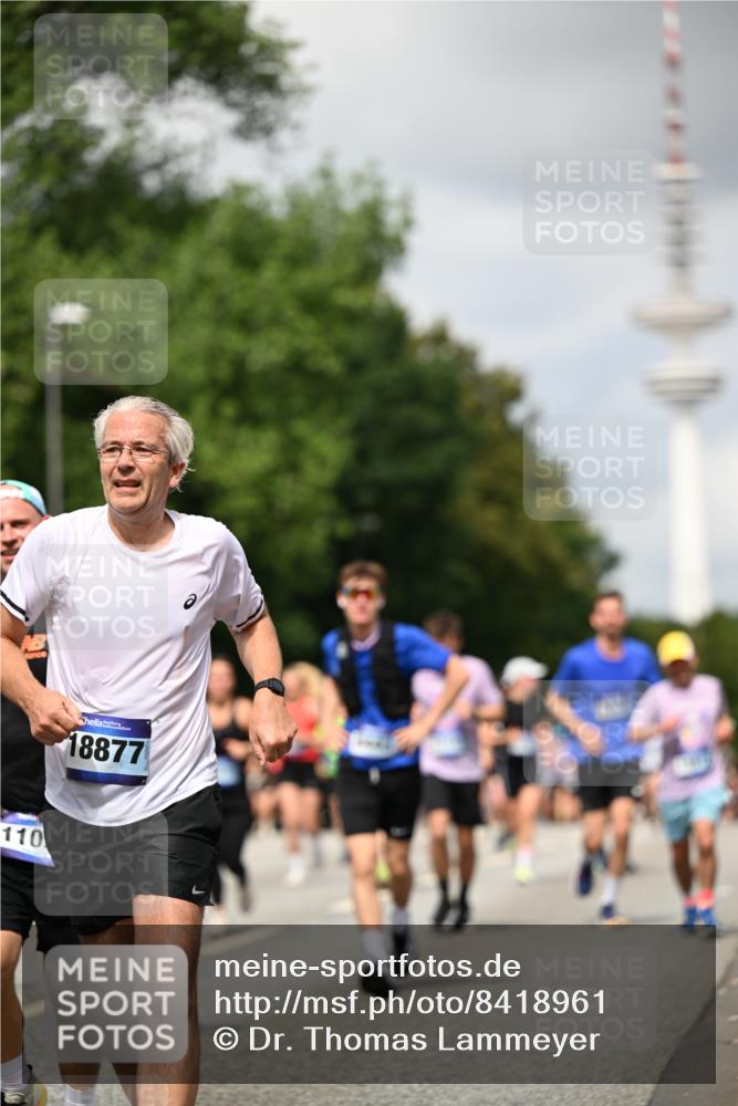 29.06.2025 - hella hamburg halbmarathon Dr. Thomas Lammeyer http://msf.ph/oto/8418961 29.06.2025 10:46:09 Kennedybrücke 1314, 1317, 1536, 2229, 2762, 2763, 3532, 3533, 3694, 4774, 5086, 5942, 6066, 6137, 6719, 6726, 6793, 6846, 6894, 7821, 7968, 8162, 8293, 8300, 8301, 8443, 8586, 9009, 9370, 9588, 10027, 10181, 10483, 11011, 11017, 11024, 11097, 11098, 11207, 11255, 11371, 11437, 11438 meine-sportfotos.de