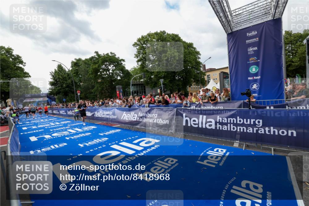 29.06.2025 - hella hamburg halbmarathon Zöllner http://msf.ph/oto/8418968 29.06.2025 10:30:05 Ziel 2689, 3189, 5308, 8190, 9634, 10270, 12308, 15507, 15672, 17768 meine-sportfotos.de