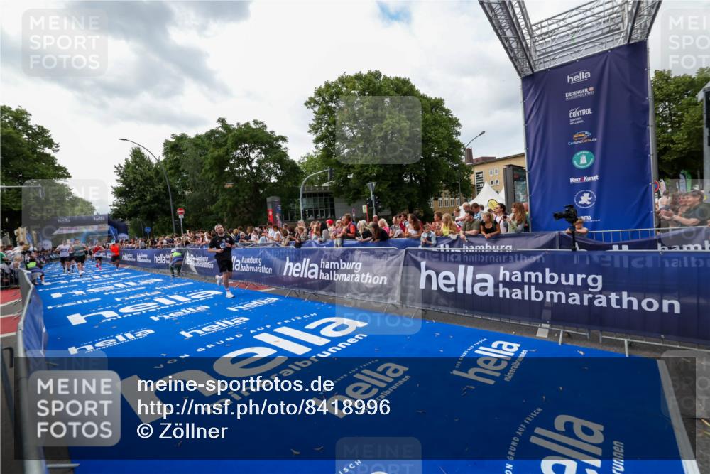 29.06.2025 - hella hamburg halbmarathon Zöllner http://msf.ph/oto/8418996 29.06.2025 10:30:06 Ziel 2689, 3189, 8190, 9634, 10270, 12308, 15507, 15672, 17768 meine-sportfotos.de