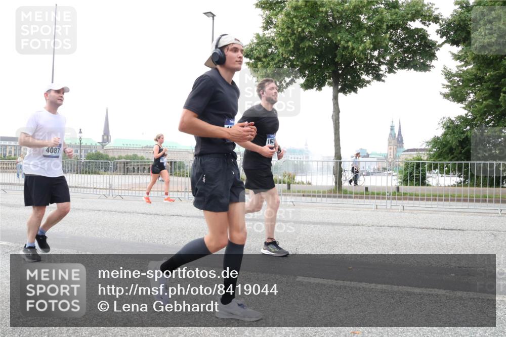 29.06.2025 - hella hamburg halbmarathon Lena Gebhardt http://msf.ph/oto/8419044 29.06.2025 10:52:13 Lombardsbrücke 4087, 162, 1418, 1978, 2528, 3038, 3645, 4087, 4273, 4436, 4598, 4606, 4815, 5062, 5262, 5534, 6386, 6403, 6404, 6406, 6456, 6604, 6671, 6985, 7682, 7690, 7691, 7735, 7812, 8194, 8196, 8250, 8251, 8621, 9103, 9220, 9368, 9460, 9590, 9594, 9673, 9730, 9731, 10080, 10296, 10342, 10533, 10634, 10673, 10693, 10830, 10884, 11084, 11101, 11126, 11127, 11297, 11375, 11736, 11899, 11974, 12065, 12546, 12558 meine-sportfotos.de