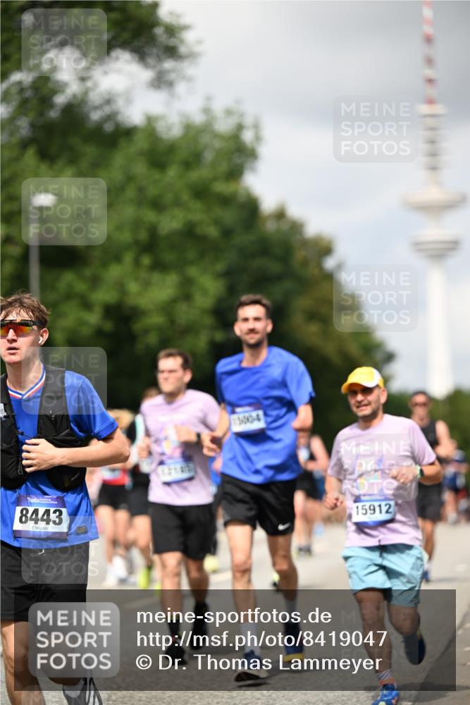 29.06.2025 - hella hamburg halbmarathon Dr. Thomas Lammeyer http://msf.ph/oto/8419047 29.06.2025 10:46:12 Kennedybrücke 1314, 1317, 1536, 1648, 2229, 2762, 2763, 3459, 3532, 3533, 3694, 5086, 5942, 6066, 6137, 6450, 6719, 6726, 6793, 6846, 6894, 7821, 7968, 8004, 8162, 8163, 8293, 8300, 8301, 8443, 8586, 9370, 9588, 10027, 10181, 10483, 10872, 11011, 11017, 11024, 11097, 11098, 11207, 11255, 11437, 11438 meine-sportfotos.de