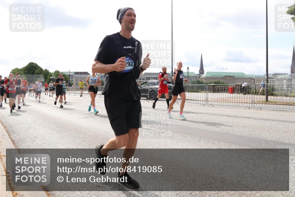 29.06.2025 - hella hamburg halbmarathon Lena Gebhardt http://msf.ph/oto/8419085 29.06.2025 10:18:10 Lombardsbrücke 11352, 7838, 292, 1550, 1159, 1160, 1268, 1274, 1325, 1458, 1554, 1622, 1641, 1749, 1982, 2087, 2094, 2147, 2335, 2634, 2931, 3125, 3138, 3292, 3321, 3482, 3977, 4710, 4738, 4804, 5004, 5290, 5611, 5733, 5909, 6270, 6332, 7094, 7641, 7649, 7838, 7882, 7883, 8067, 8128, 8144, 8248, 8607, 8799, 9222, 9400, 9539, 9717, 9734, 9798, 9834, 9844, 9964, 10174, 10332, 10509, 10659, 10908, 12498, 13341 meine-sportfotos.de