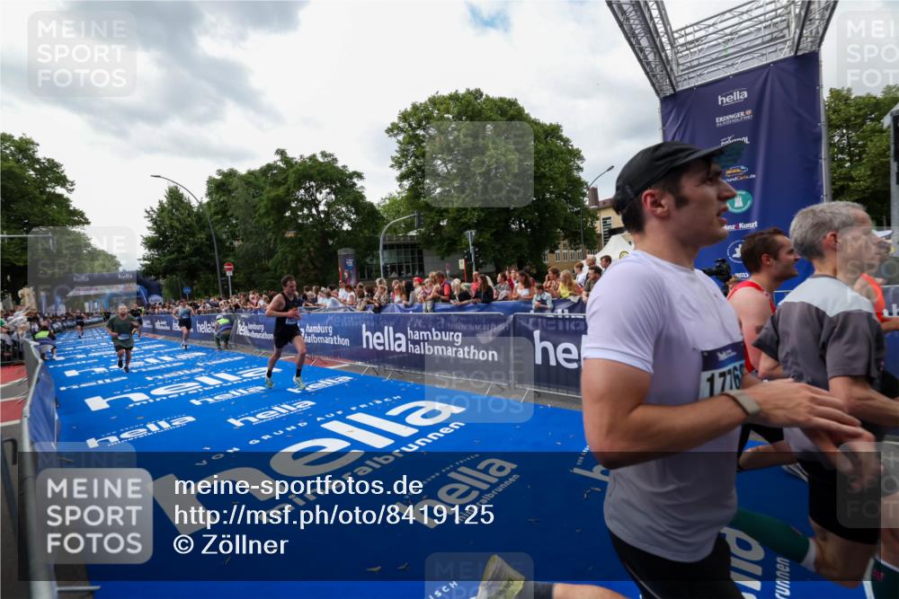 29.06.2025 - hella hamburg halbmarathon Zöllner http://msf.ph/oto/8419125 29.06.2025 10:30:10 Ziel 1758, 2689, 3189, 8190, 8323, 9634, 10270, 12308, 15507, 17768 meine-sportfotos.de