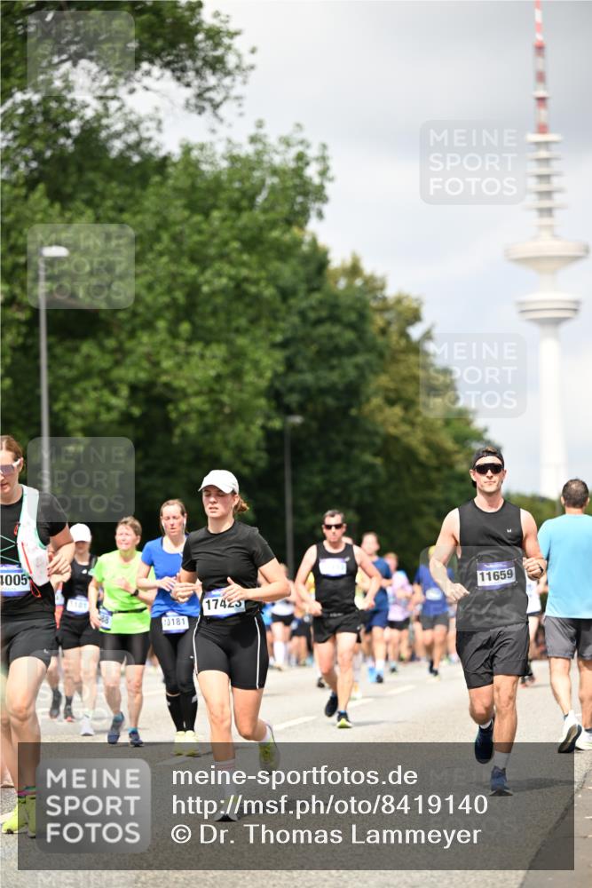 29.06.2025 - hella hamburg halbmarathon Dr. Thomas Lammeyer http://msf.ph/oto/8419140 29.06.2025 10:46:15 Kennedybrücke 1314, 1317, 1536, 1648, 2762, 2763, 3459, 3532, 3533, 3694, 4329, 4885, 5086, 5432, 5942, 6066, 6137, 6153, 6450, 6719, 6726, 6793, 6846, 6894, 7821, 7968, 8004, 8162, 8163, 8300, 8301, 8443, 8586, 9588, 10027, 10181, 10483, 10872, 11011, 11017, 11024, 11097, 11098, 11207, 11255, 11437, 11438 meine-sportfotos.de