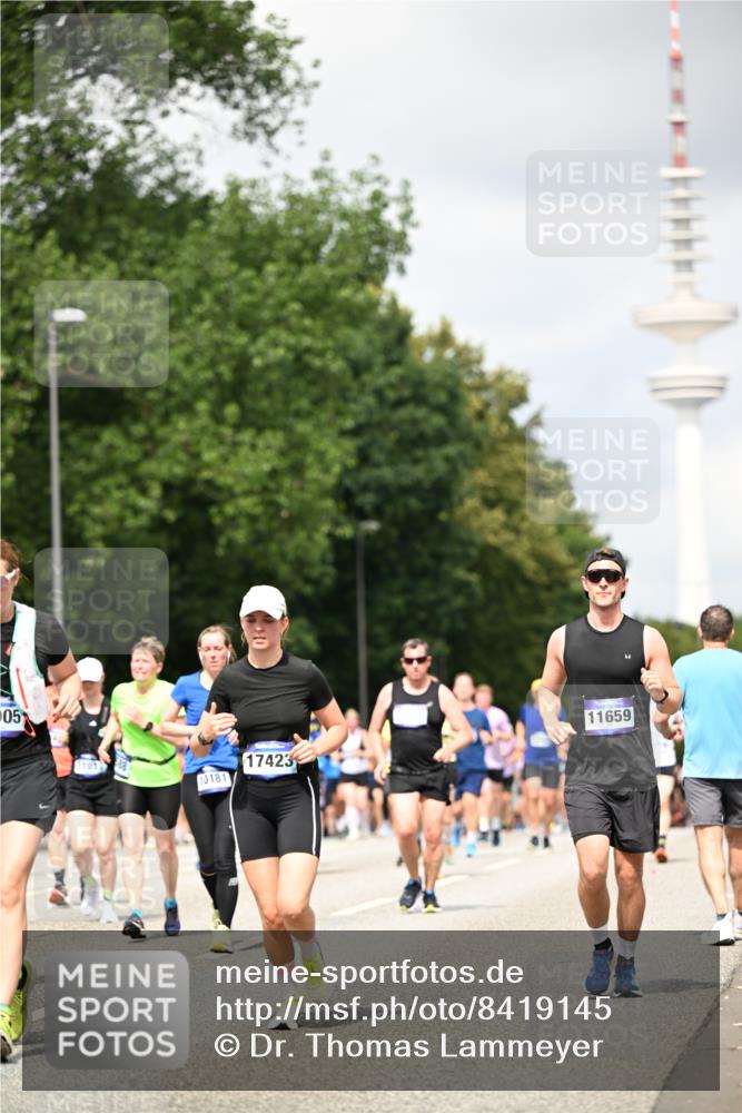 29.06.2025 - hella hamburg halbmarathon Dr. Thomas Lammeyer http://msf.ph/oto/8419145 29.06.2025 10:46:15 Kennedybrücke 1314, 1317, 1536, 1648, 2762, 2763, 3459, 3532, 3533, 3694, 4329, 4885, 5086, 5432, 5942, 6066, 6137, 6153, 6450, 6719, 6726, 6793, 6846, 6894, 7821, 7968, 8004, 8162, 8163, 8300, 8301, 8443, 8586, 9588, 10027, 10181, 10483, 10872, 11011, 11017, 11024, 11097, 11098, 11207, 11255, 11437, 11438 meine-sportfotos.de