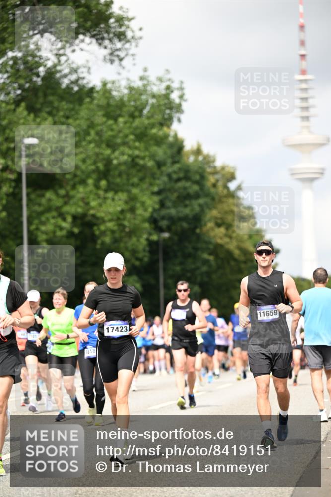 29.06.2025 - hella hamburg halbmarathon Dr. Thomas Lammeyer http://msf.ph/oto/8419151 29.06.2025 10:46:15 Kennedybrücke 1314, 1317, 1536, 1648, 2762, 2763, 3459, 3532, 3533, 3694, 4329, 4885, 5086, 5432, 5942, 6066, 6137, 6153, 6450, 6719, 6726, 6793, 6846, 6894, 7821, 7968, 8004, 8162, 8163, 8300, 8301, 8443, 8586, 9588, 10027, 10181, 10483, 10872, 11011, 11017, 11024, 11097, 11098, 11207, 11255, 11437, 11438 meine-sportfotos.de