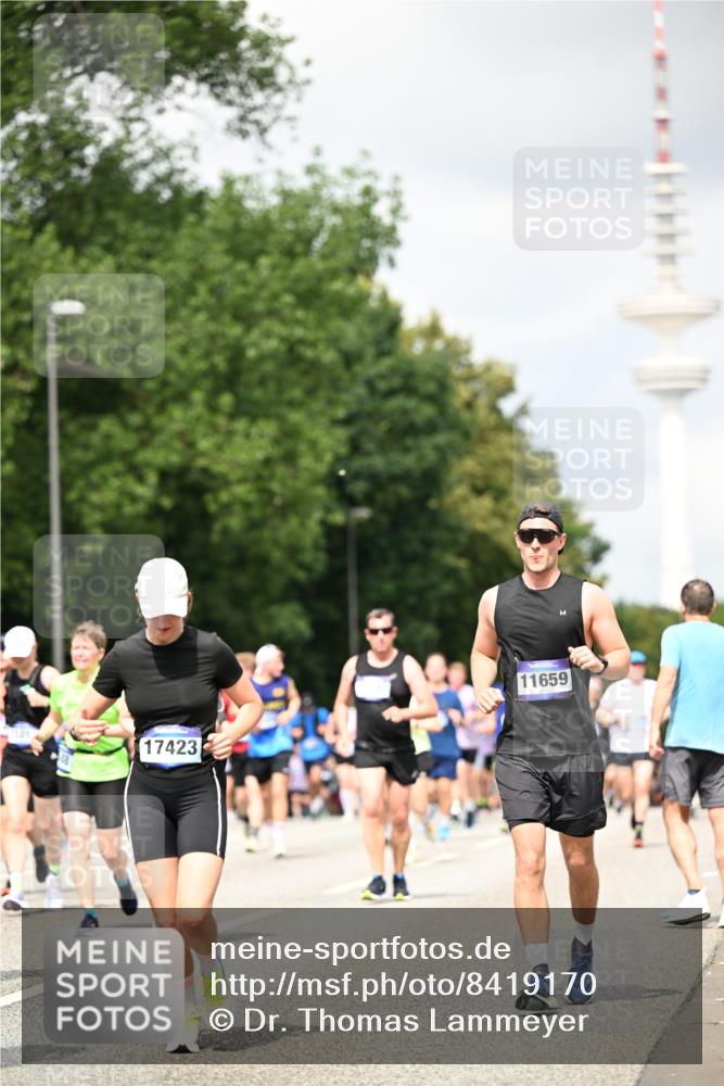 29.06.2025 - hella hamburg halbmarathon Dr. Thomas Lammeyer http://msf.ph/oto/8419170 29.06.2025 10:46:16 Kennedybrücke 1314, 1317, 1536, 1648, 2762, 2763, 3459, 3532, 3533, 4329, 4885, 5086, 5432, 5942, 6066, 6137, 6153, 6450, 6719, 6726, 6793, 6846, 6894, 7968, 8004, 8162, 8163, 8300, 8301, 8443, 8586, 9588, 10027, 10181, 10483, 10872, 11011, 11017, 11024, 11097, 11098, 11207, 11255, 11437, 11438 meine-sportfotos.de